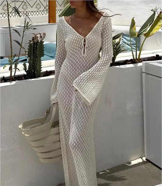 Shop a Deep V Neck Beach Dress online in the USA. Discover chic long-sleeve styles made for stylish beach trips and holidays!