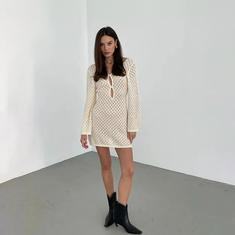 Shop a Deep V Neck Beach Dress online in the USA. Discover chic long-sleeve styles made for stylish beach trips and holidays!