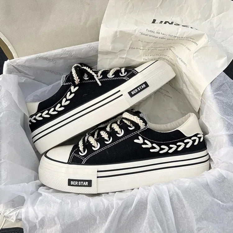 2024  Female Chunky Canvas Sneakers with Thick Sole, Height Increasing Platform Shoes for Youth Girls and Outdoor Sports