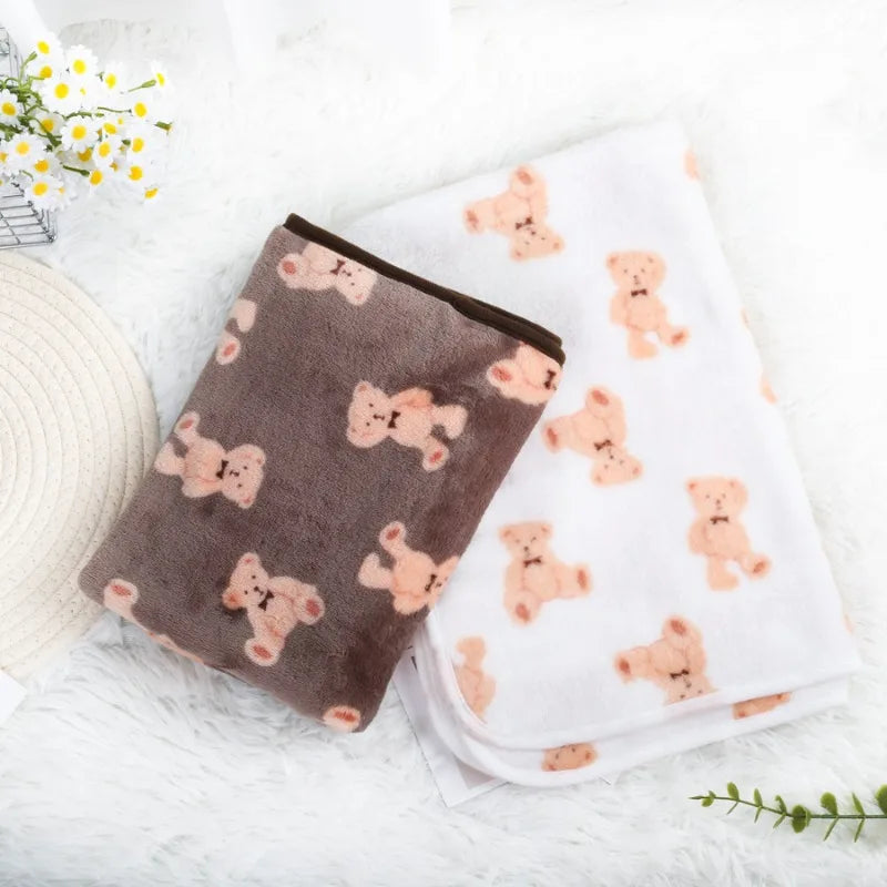 Soft Fluffy High Quality Pet Blanket Flannel Dog Sleeping Blanket Paw Print Pattern Pet Mat Warm Comfortable Blanket for Cat Dog